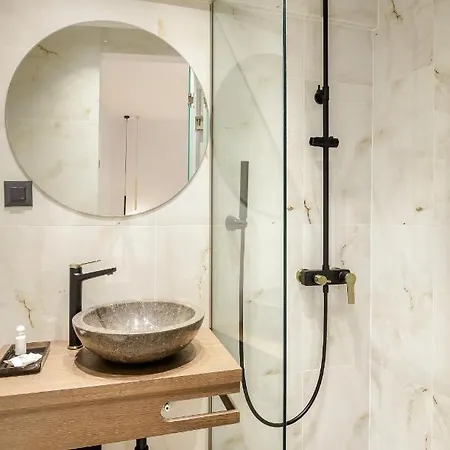 Arch 4 Luxury Living , Room I